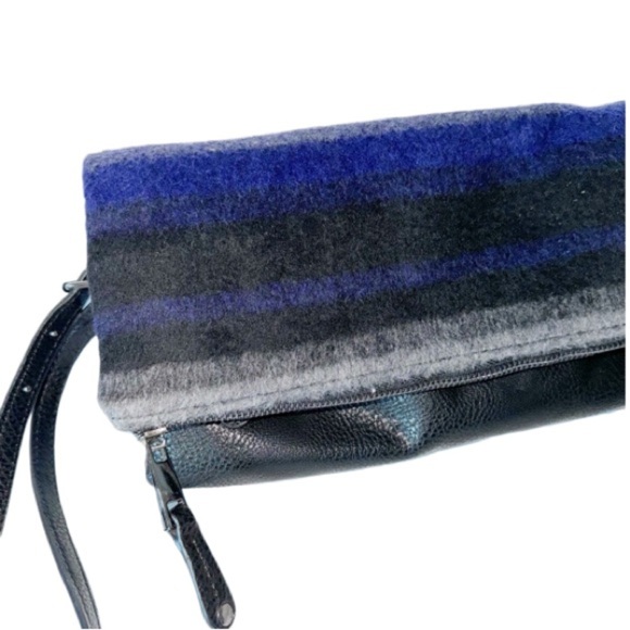 Sondra Robert’s Foldover Leather Shoulder/Clutch Blue Stripe Woven Wool Flap Y2K - Picture 3 of 8